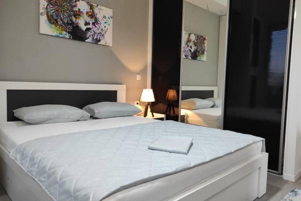 Centar One Apartmant Skopje Luaran gambar